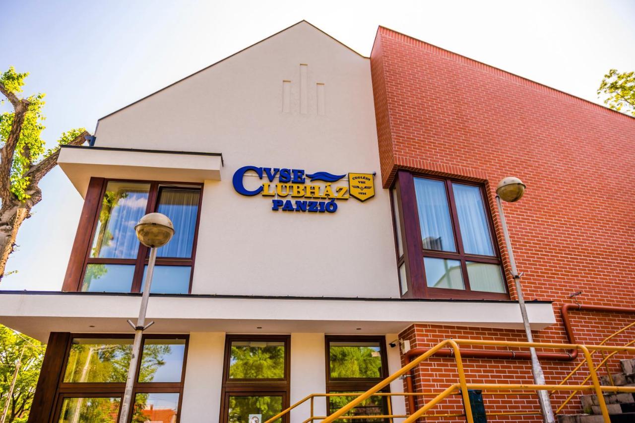 CVSE Clubház és Panzió Cegléd Exterior foto