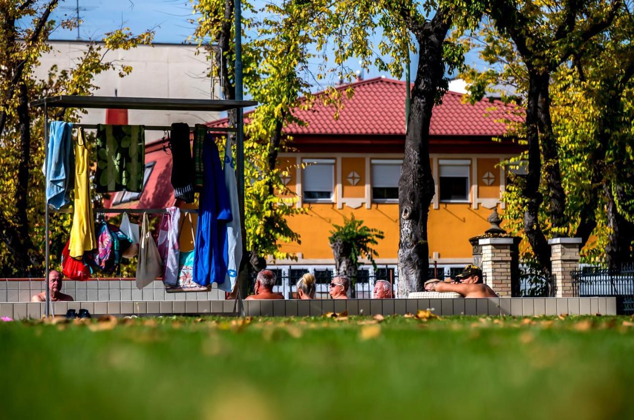 CVSE Clubház és Panzió Cegléd Exterior foto