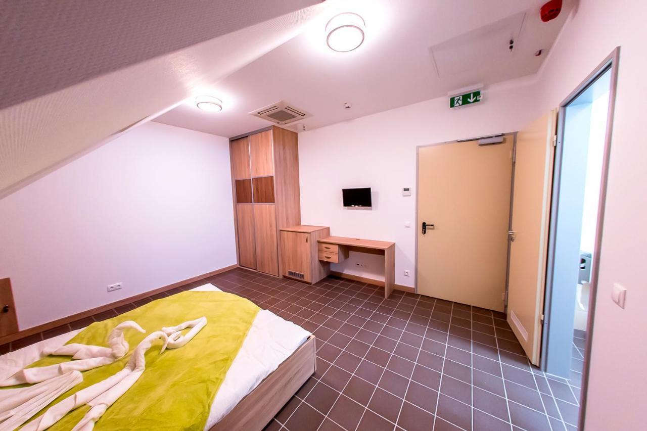 CVSE Clubház és Panzió Cegléd Exterior foto