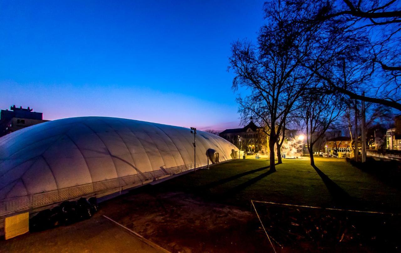 CVSE Clubház és Panzió Cegléd Exterior foto