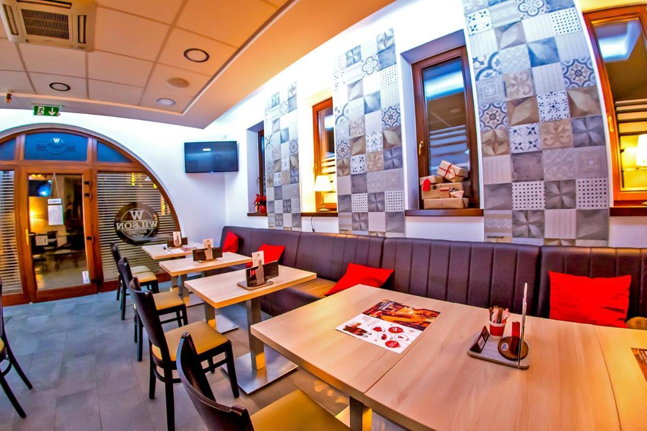CVSE Clubház és Panzió Cegléd Exterior foto