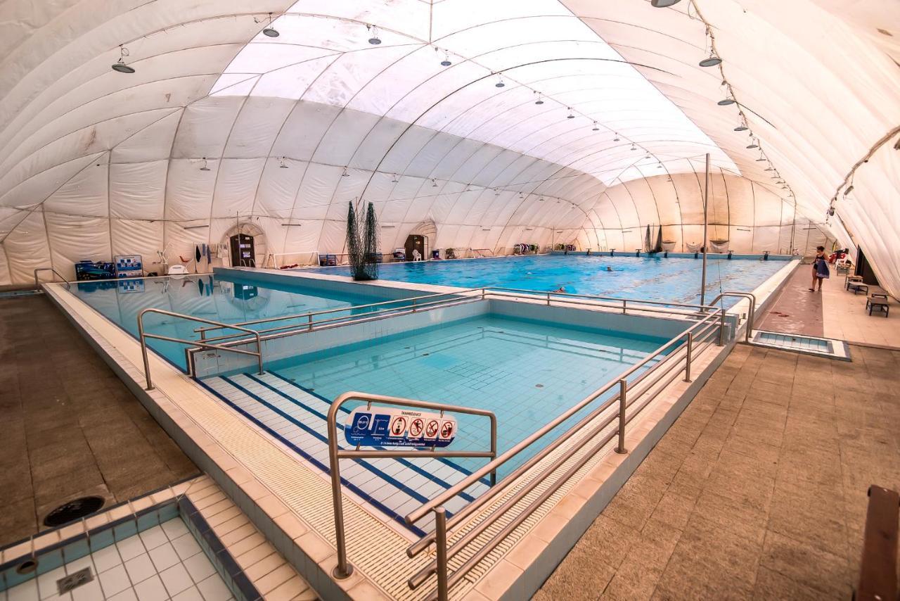 CVSE Clubház és Panzió Cegléd Exterior foto