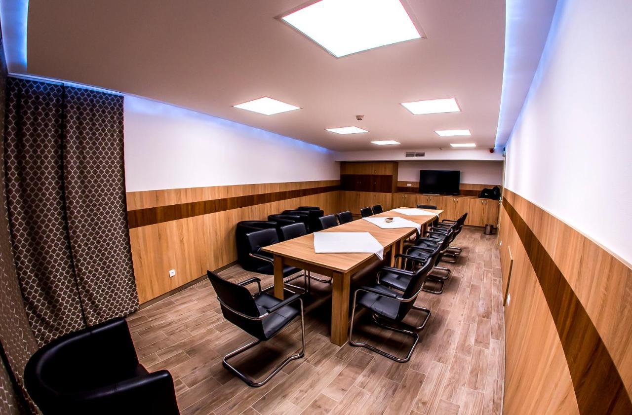 CVSE Clubház és Panzió Cegléd Exterior foto