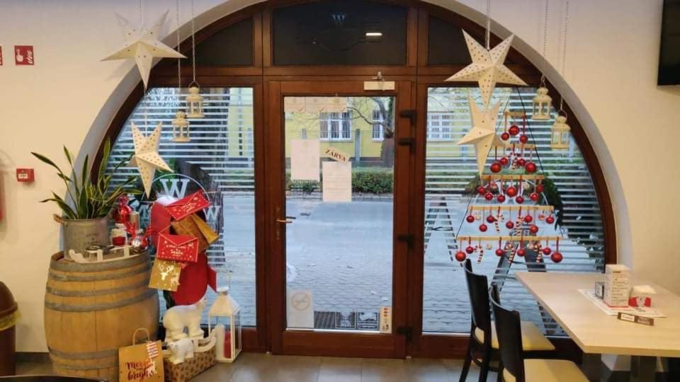 CVSE Clubház és Panzió Cegléd Exterior foto